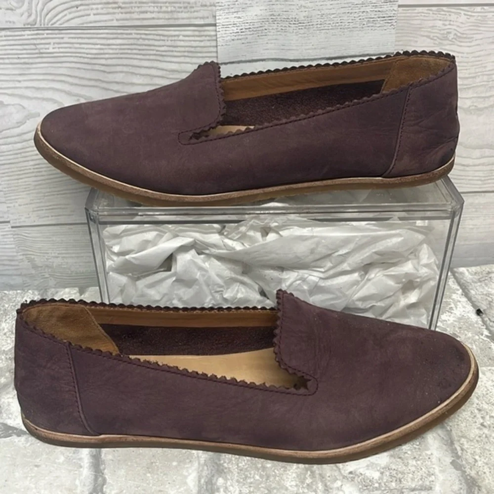 Ugg maroon suede flats SZ 6